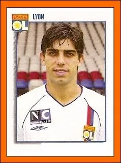 Milieu brsilien. 100 buts en 344 matchs. Qui est-ce ?