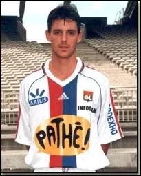 Dfenseur franais. Aucun but en 170 matchs. Qui est-ce ?