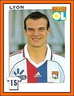 Dfenseur franais. 16 buts en 222 matchs. Qui est-ce ?