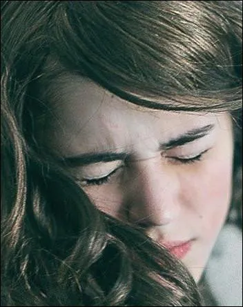 Dans ce film, une jeune fille devient le souffre-douleur de sa classe aprs avoir perdu sa mre dans un accident de voiture. Il est intitul :