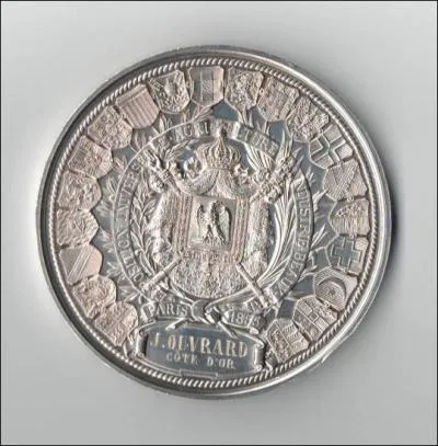 Mucha a obtenu diffrentes distinctions honorifiques. Lesquelles ?