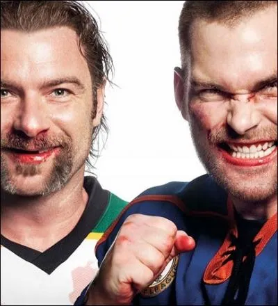 Quel est le titre de ce film dans lequel Seann William Scott devient le bagarreur d'une équipe de hockey sur glace ?