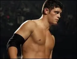 Depuis quand Cody Rhodes lutte-t-il en carrire pro ?