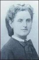 La fameuse omelette de la Mre Poulard, qui se dguste au Mont-Saint-Michel, a un  truc  , lequel ?