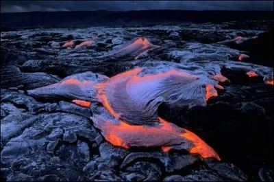 Que vous voquent ces coulements de lave ?