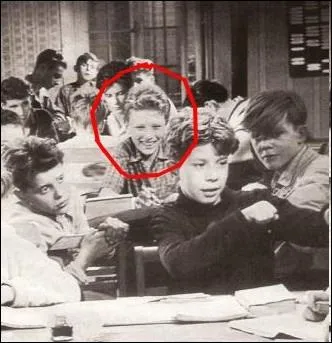 Johnny Hallyday figurant dans le film de Clousot en 1955 ... .