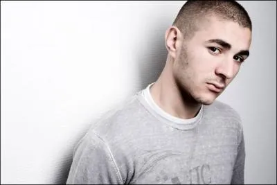 N le 19 dcembre 1987  Lyon, qui suis-je ?