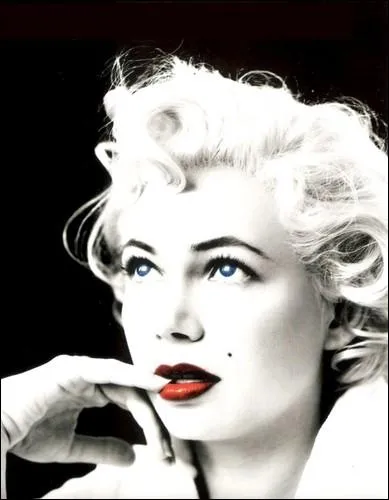 Dans ce film un jeune tudiant de cinma se fait embaucher sur un tournage et parvient  se rapprocher progressivement d'une actrice qu'il admire, une grande star de son poque. C'est dans :