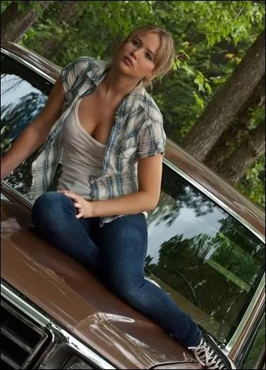 Avant de gagner un Oscar, Jennifer Lawrence n'a pas fait que des chefs-d'uvre. Ce thriller met en scne une jeune fille qui se rend compte que son voisin n'est pas celui qu'on dit tre. C'est :