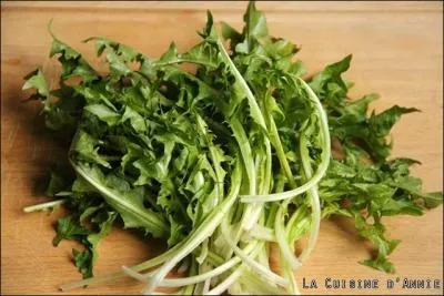 Quelle va être cette délicieuse salade assorties de croûtons, oeufs et lardons ?