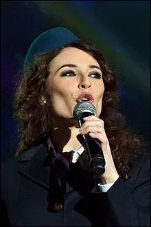 Elsa est numro 1 du top 50 grce  un duo, avec qui ?