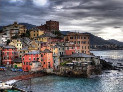 Cette rgion italienne dont la capitale est Gnes se dveloppe, sur 250 km, en arc de cercle le long de la mer Mditerrane pour rejoindre la Toscane. Quelle est-elle ?