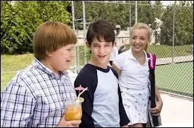 Dans quel film a-t-elle eu le rle de Holly Hills ?