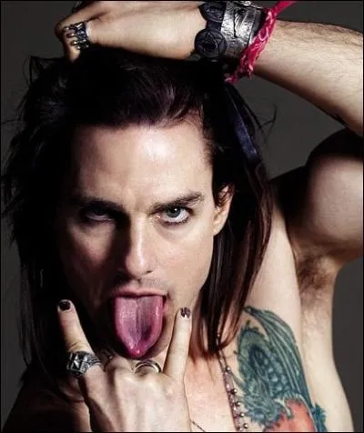 Dans quel film Tom Cruise rend-il hommage aux stars du hard rock ?