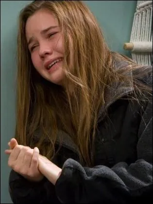 Dans ce drame familial, une jeune fille se laisse embobiner par un inconnu du net, ce qui aura de lourdes consquence sur sa vie et celle de sa famille. Il s'agit de :