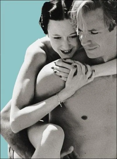 Ce film de Madonna raconte l'histoire d'amour entre Wallis Simpson et le roi Edouard VIII qui fut forc d'abdiquer pour pouvoir pouser cette femme deux fois divorce. Quel est le titre de ce film ?