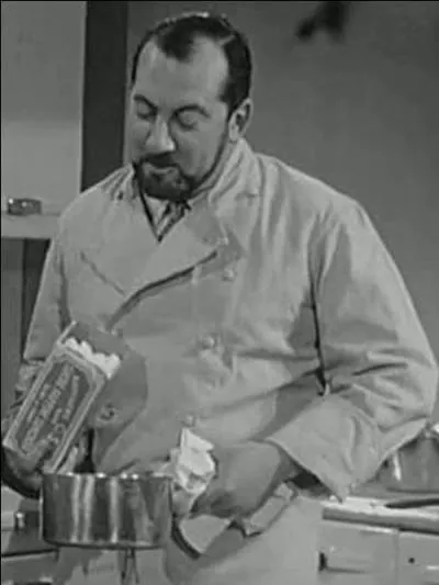 On continue ! Lettre  O  ! Voil quelqu'un que l'on doit appeler  chef  avec plaisir, comme les militaires il porte un chapeau bien particulier !