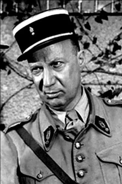 Continuons avec la lettre  D  ! Une croix de Lorraine et un micro anglais vous aideront  trouver le maharadjah !