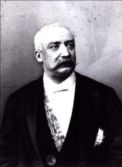 Cela vous dit, la lettre  F  ! Lui, il a eu un gros problme avec son amie, faon de parler, tout prsident fut-il !