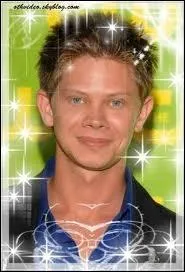 Qui est l'acteur qui interprte le rle de Micro ?