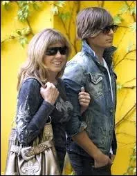 Comment s'appelle sa mre ?