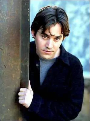 Qui interprte Alex Harris ?