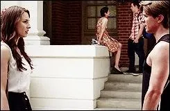 Au cours de la saison 2, Spencer apprend que Jason est ...