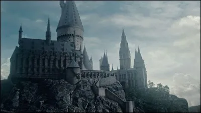 Comment Harry et Ron se rendent-ils à Poudlard ?