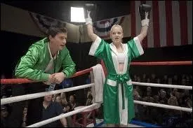 Dans  Scary Movie 4 , de quel film de boxe la scne o Cindy doit affronter quelqu'un pour devenir championne de box est-elle une parodie ?