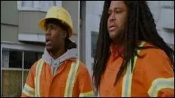 Dans  Scary Movie 4 , la scne o deux amis sortent des gouts et croisent des morts vivants est une parodie d'un film de zombies. Lequel ?