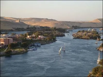 Laquelle de ces capitales est traverse par le Nil ?