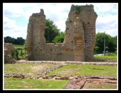 Dans quel dpartement se trouve la ville de Valognes ?