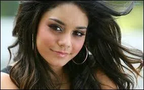 Qui est cette jeune chanteuse, moins connue ?