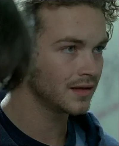 Cet acteur, qui tient l'un des rles principaux de  That 70's show !   joue lui aussi un petit rle dans ce film : c'est l'un des deux zigues qui achtent de la drogue  Zeke. Il se nomme :