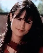 Qui incarne Delilah Profitt, la rdactrice en chef du journal du bahut, qui est aussi la chef des pom-pom girls, et, accessoirement, une sale peste insupportable ?