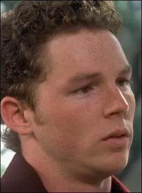 Qui incarne Stan Rosado, la star de football du lyce, qui a l'ambition de devenir un bon lve, au risque de dplaire  sa petite copine, Delilah ?