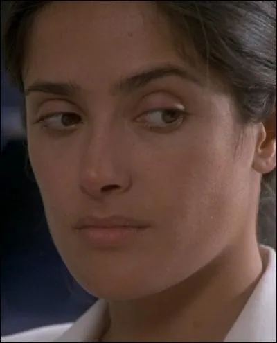 Qui joue l'infirmire Rosa Harper, qui est toujours malade et ne se dplace jamais sans ses mdicaments ?