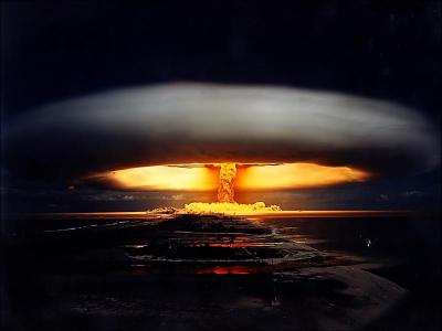 La bombe atomique la plus puissante qu'on eut construite s'appelle la :