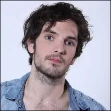 Dans quelle quipe est ce jeune homme ?