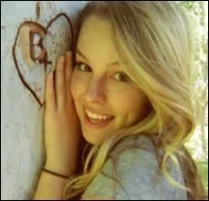 Quel est le prnom de Bridgit Mendler dans Bonne chance Charlie ?