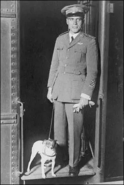 Qui est cet explorateur italien qui, en 1928, causa sans le vouloir la mort de Roald Amundsen, célèbre explorateur suédois qui fut le premier à atteindre le pôle nord ?