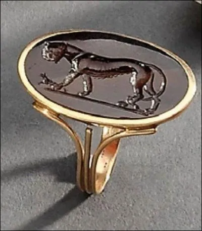 Quel est le contraire de l'intaille ?