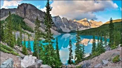 C'est dans le parc national de Banff que vous trouverez le lac Moraine,  environ 1885 mtres d'altitude !