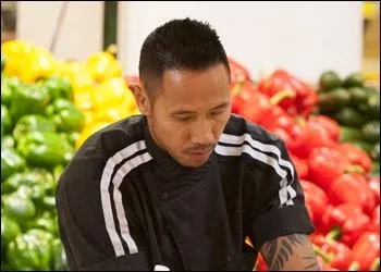 N  Saigon , il a t adopt par une famille franaise. Sais-tu son prnom ?