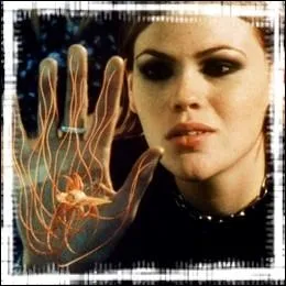 Qui a combattu une invasion extra-terrestre dans  The Faculty  (1998) ?