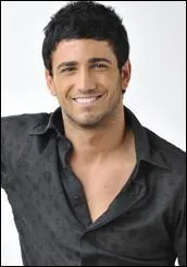 Où est tatoué le secret de Cyril ?