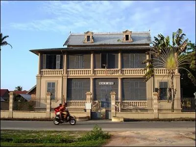 Comment s'appellent les habitants de Saint-Laurent-du-Maroni ?