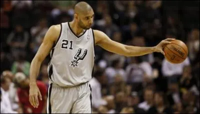 Quel est ce joueur des Spurs qui fte son 14me All Star Game ?