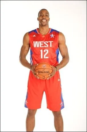 Quel est ce joueur des Lakers qui fte son 7me All Star Game ?