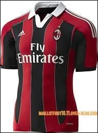 Nous partons maintenant en direction de l'Italie. A quel club appartient ce maillot ?